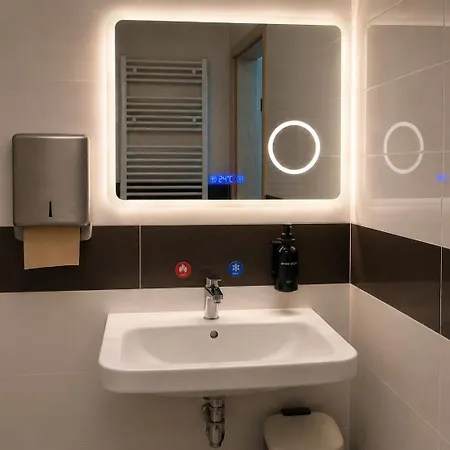 Neu! Fly & Frankfurt Airport Apartmán *