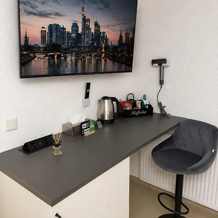 Neu! Fly & Frankfurt Airport Kelsterbach